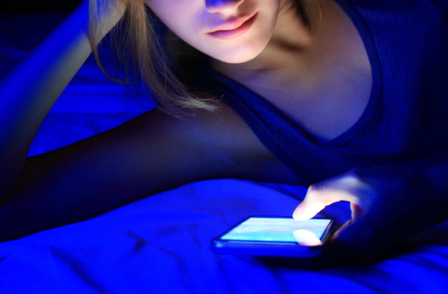 Neo Cushion Glow Blue Light Protection image