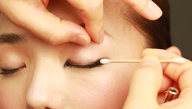 BIGGER EYES MAKEUP STEP 3 Image