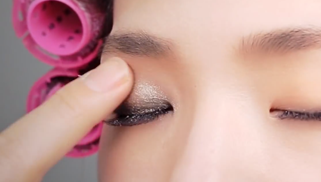 For year-end party Glam Sparkling Look STEP 3 Image