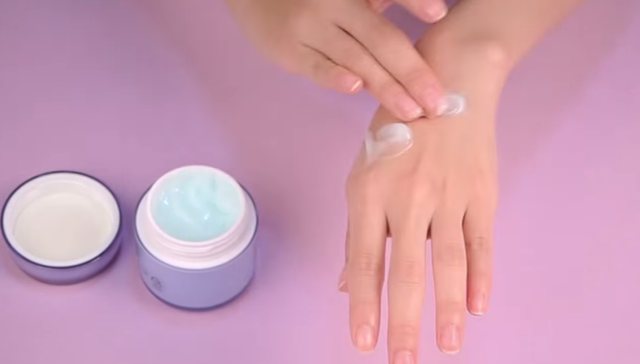 Winter Self-Hand Care STEP 2 Image