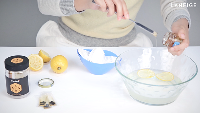 Self Nail Care Tip for Winter step1