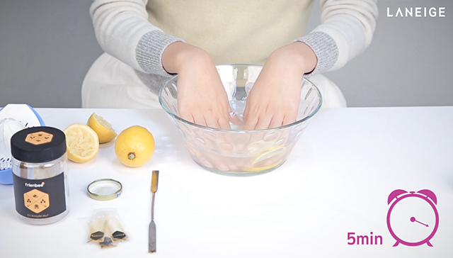 Self Nail Care Tip for Winter step2