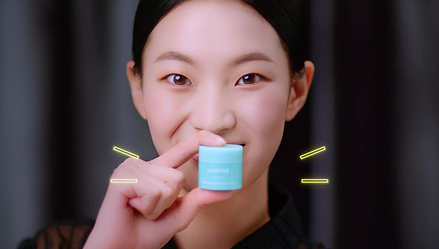 Simple Lip-prep with Holiday Lip Care Set Step 2 Image