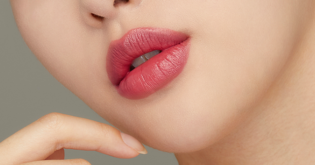 Ultimistic glow lipstick product image