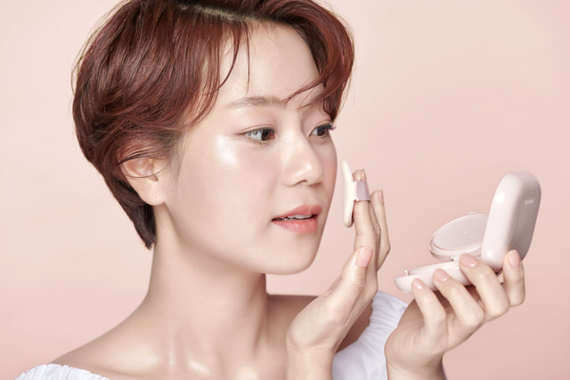 네오쿠션_글로우 모델 이미지