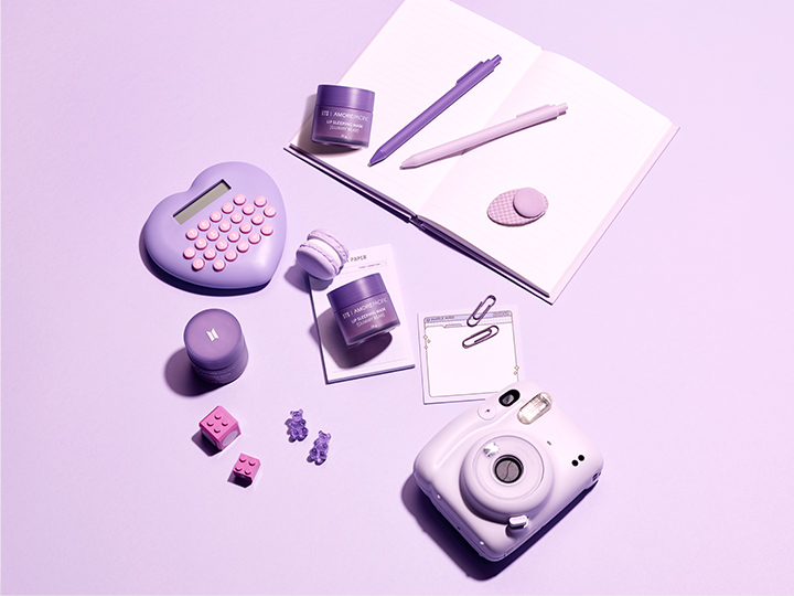 라네즈 스킨케어 BTS | AMOREPACIFIC 라네즈 립 슬리핑 마스크 GUMMY BEAR 와 보라색 소품