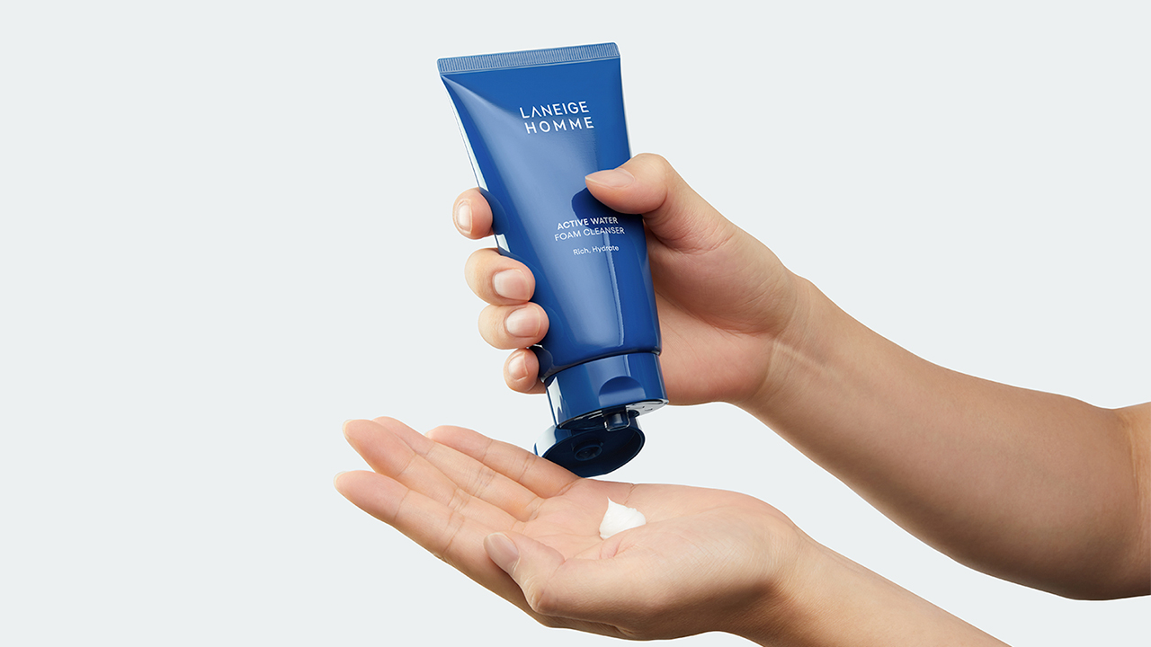 풍성한 수분 버블폼으로 세안 후에도 지속되는 촉촉함