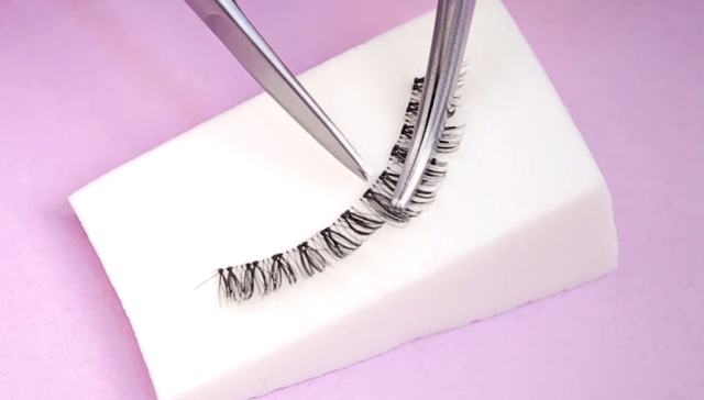 Natural eye lashes makeup technique STEP 2 Image