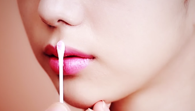 Smart Lip Makeup STEP 2 Image