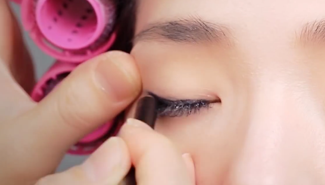 For year-end party Glam Sparkling Look STEP 1 Image