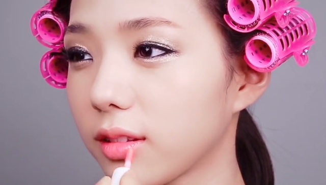 For year-end party Glam Sparkling Look STEP 4 Image